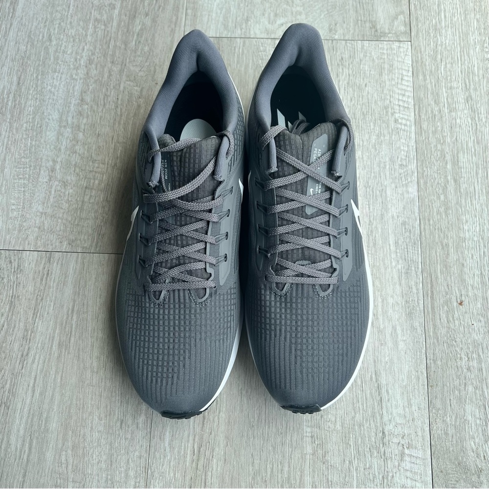“Brand New” Nike Air Zoom Pegasus 39, Men size 12, Gunsmoke/White-Black